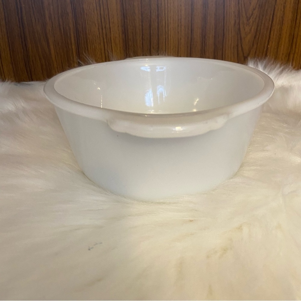 Vintage Anchor Hocking Fire King milk glass 467 oval casserole dish 1.5 quart